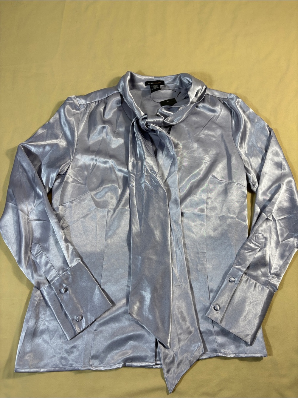 NWT BCBGMAXAZRIA Women's Satin Bow Tie V-Neck Button Down Blouse Violet Large